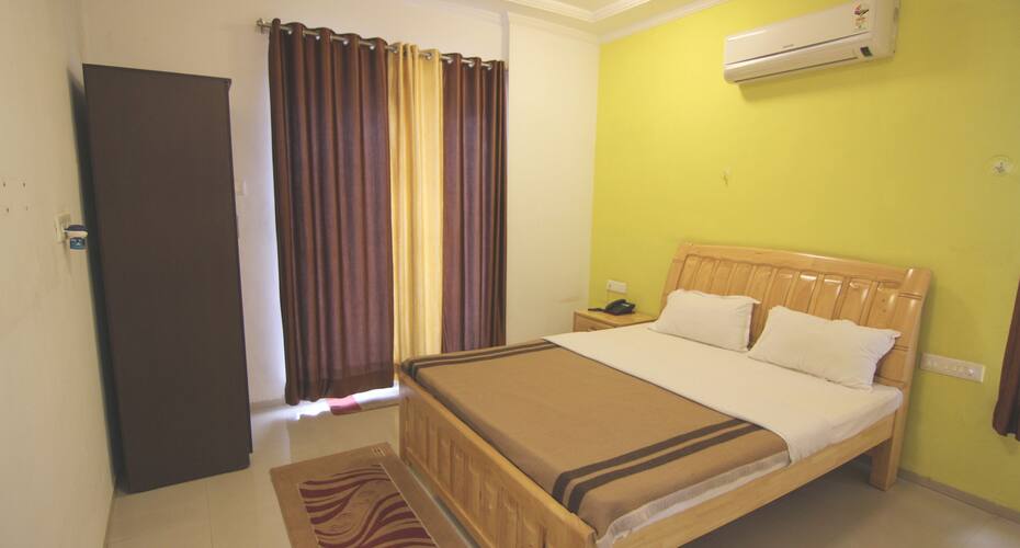 Radhika Inn Service Apartments, Nashik 5